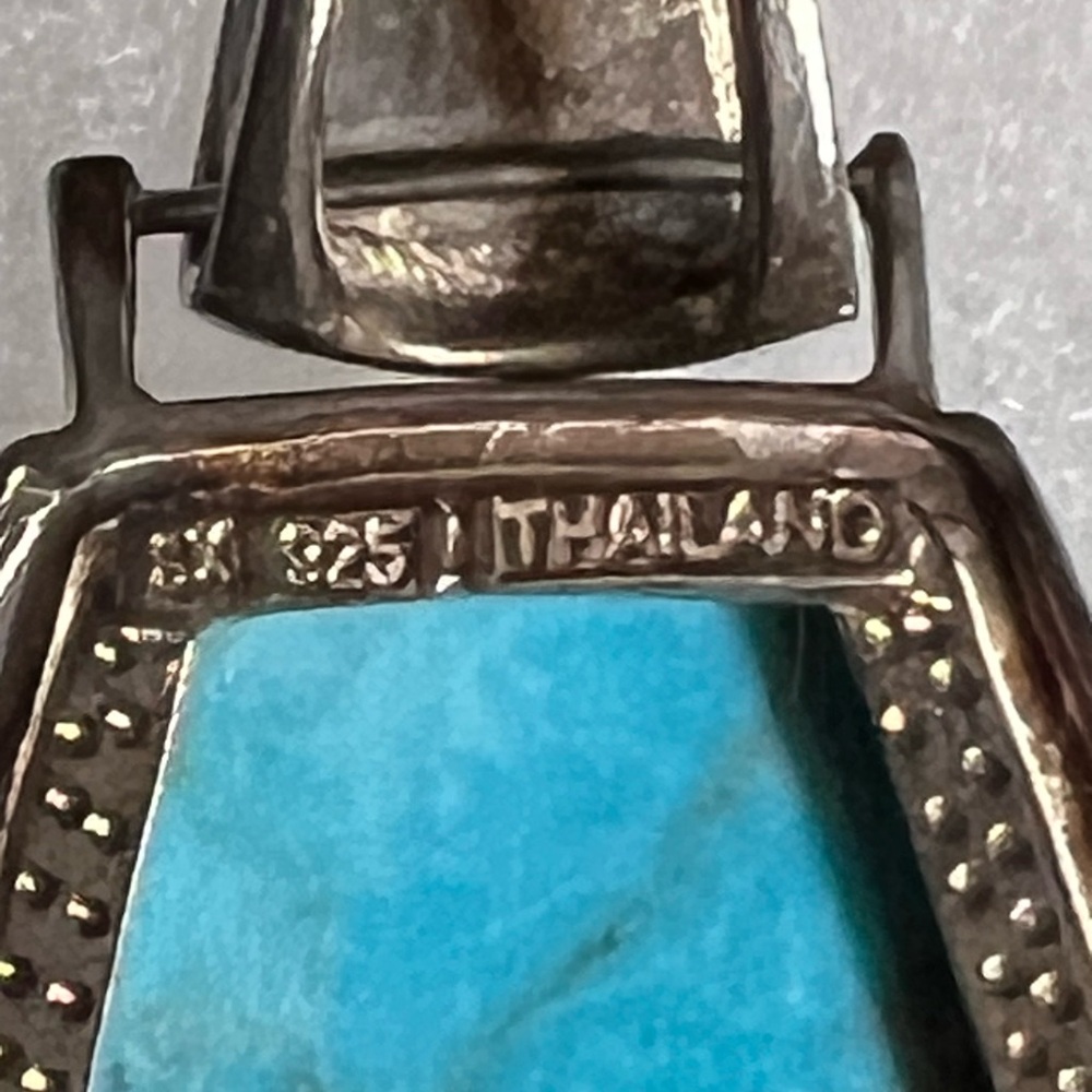 Beautiful Vintage Turquoise and Red Stone Pendant - Picture 5 of 6
